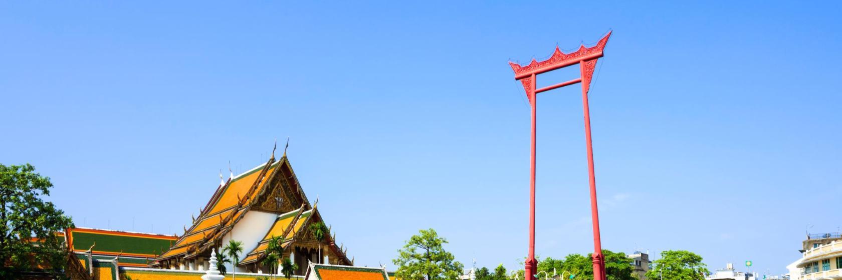 Tempio di Wat Suthat e Altalena Gigante